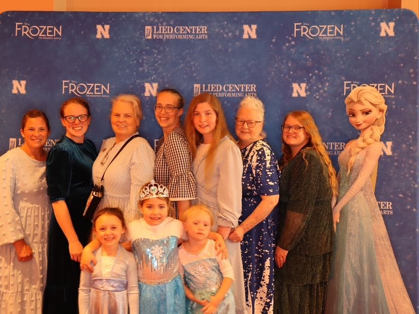 Brittany Layton family & friends group to Frozen