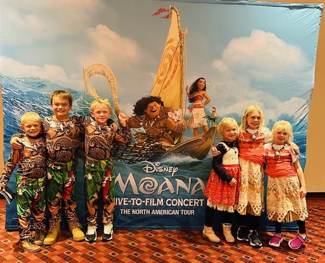 Children from Sandra Parks group to Moana