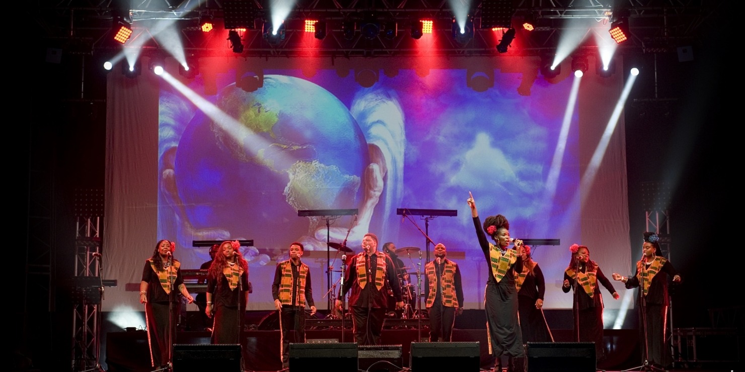 harlem-gospel-choir-performs-on-stage